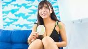 ビキニ美女が童貞君を生筆下ろし！最後は贅沢に中出しさせてくれるｗ