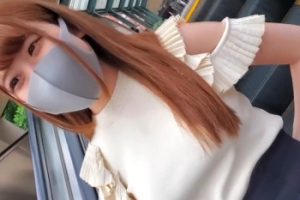 【無修正シロウト動画】腕出し可愛いデート服姿の茶髪アイドル系顔面シロウト女子をハメ撮り！最後はやっぱり生中出し！販売元削除済み！白肌◎顔を隠す仕草◎